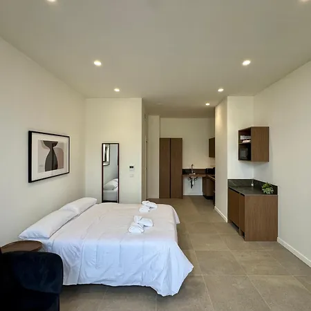 Boutique - Plaza Tower *